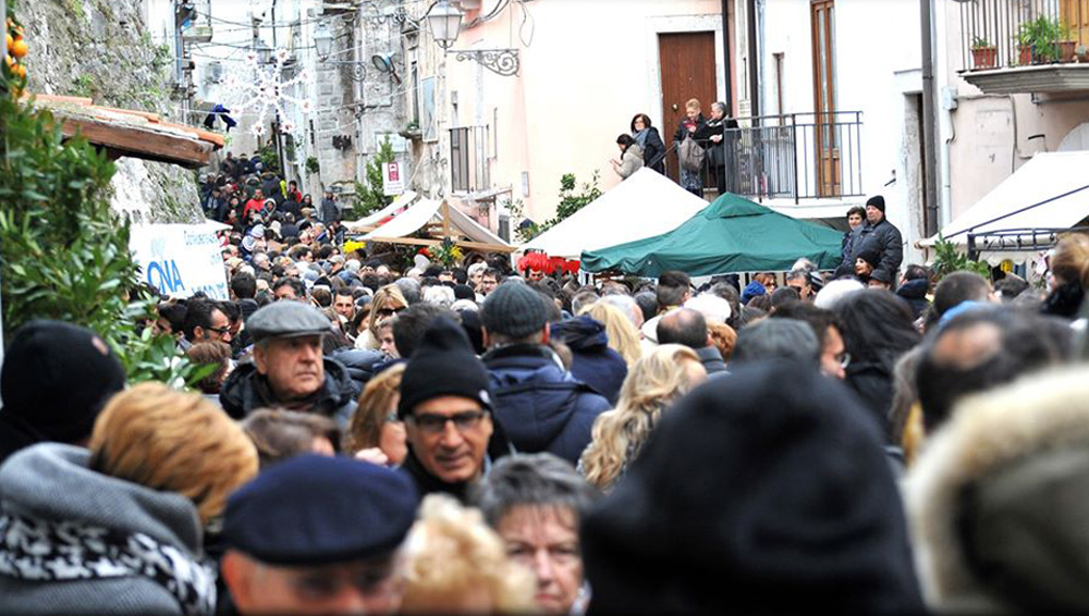 La pioggia non ha fermato la 3^ edizione di #Terrarancia a #VicoDelGargano.
🥰Nel paese dell’amore, turisti e fedeli ogni anno riscoprono la passione e le tradizioni.
Conclusa con successo la tre giorni di festa.