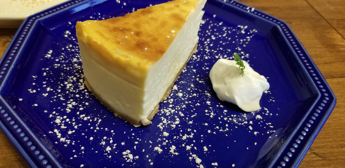 Nu Cafe Meraki 登米市 前から気になっていたカフェへ なかなか魅力的なケーキがいっぱい チーズケーキ もなかなかおいしかったけど 一緒に食べたコーヒーケーキなるものが新感覚食感 とってもおいしかった 次は醤油チーズケーキを食べる