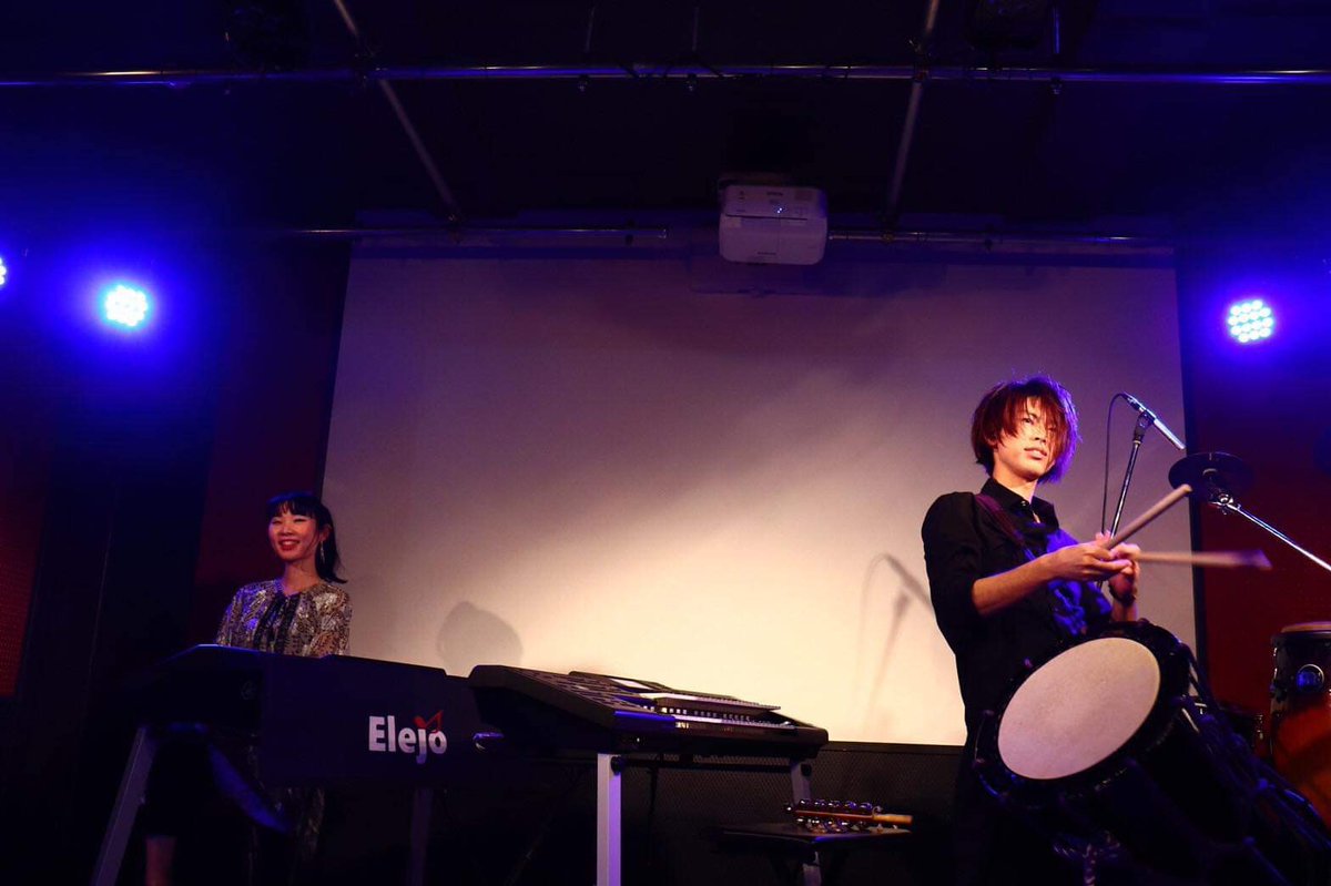 po_ka_hirano's tweet photo. 昨日のライブの写真もろたよその2。その3。
特にその3の顔は凄い盛れてると思うからみんな待ち受けにして良いよ。
#Elejo https://t.co/GoGS2pR95a