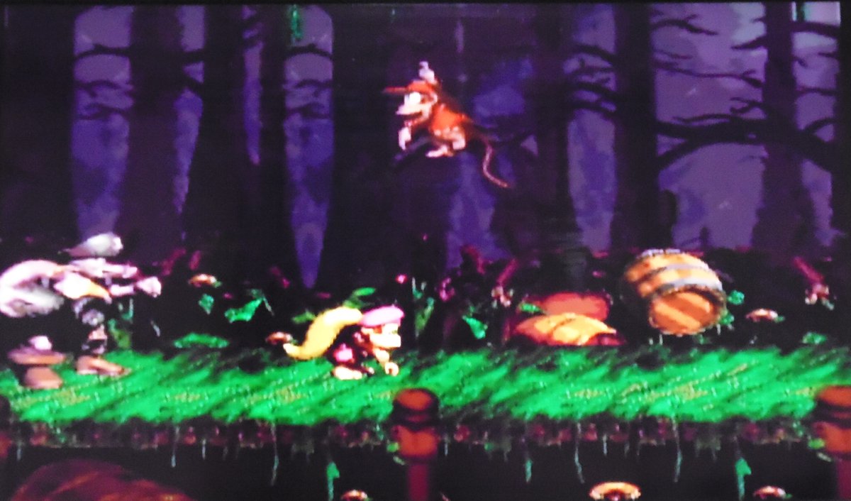 ドロドロみどろがぬまのDKコインはゴールの景品になっています。入手するにはキャノンという敵を利用しなければなりません。間違っても倒さないようにしましょう。踏む、タイミングがちょっと難しかったです。失敗すればまた最初からです。苦労した方は多いと思います  ...