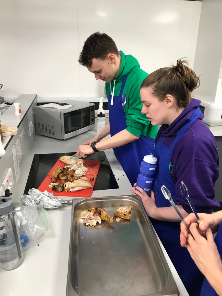 CraigNich's tweet photo. Thanks @Stef_Shreeve @MMUNutrSciences @MMUSport for provide a great experience for @britishswimming #paraacademysquad #cookingskills #nutritionskills #pathway #partnershipworking https://t.co/s6TuJMa4Dv