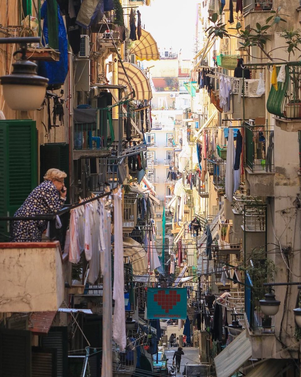 Characteristic Naples Via Toledo ENTIRE APARTMENT tweet media