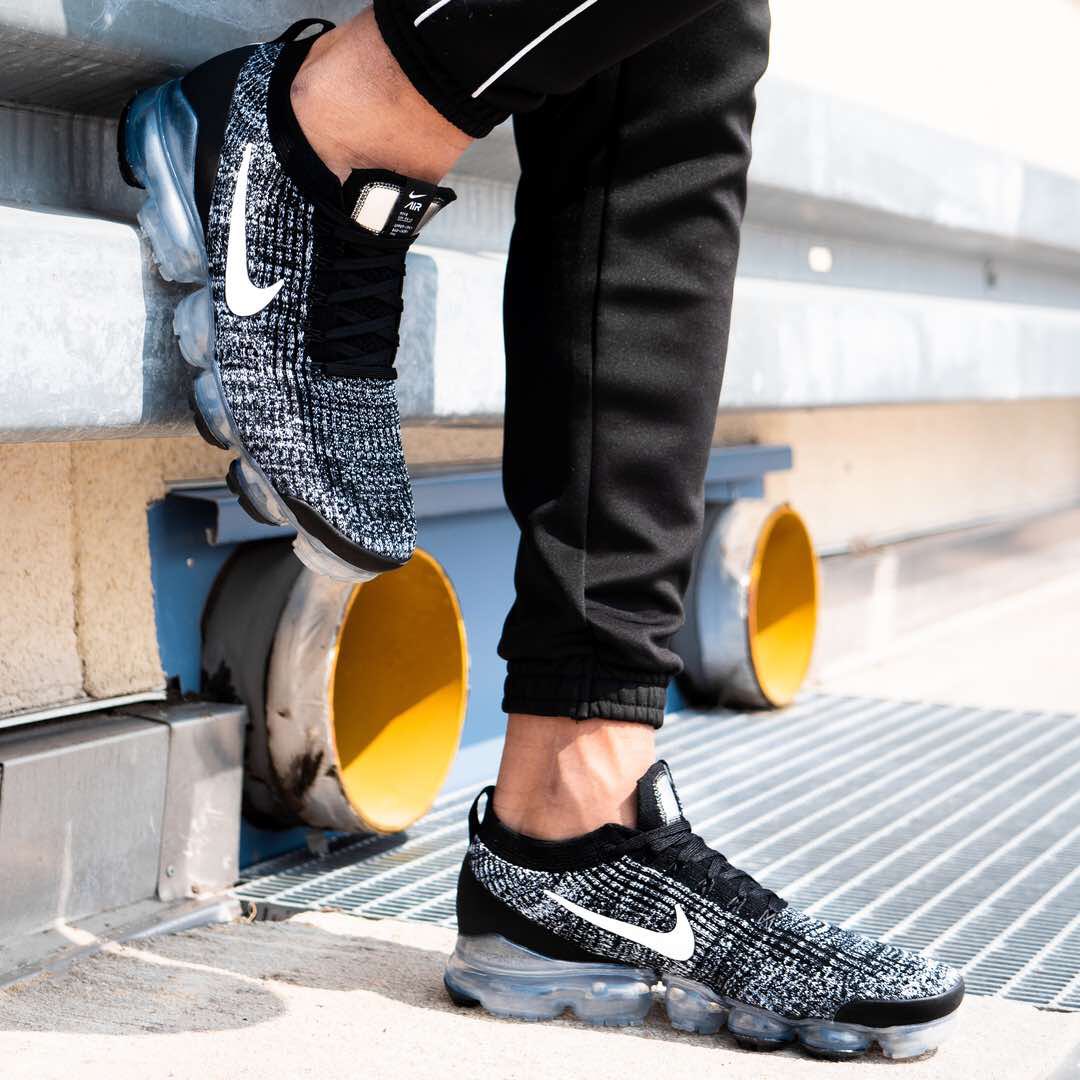 nike air vapormax flyknit 3.0 oreo trainers