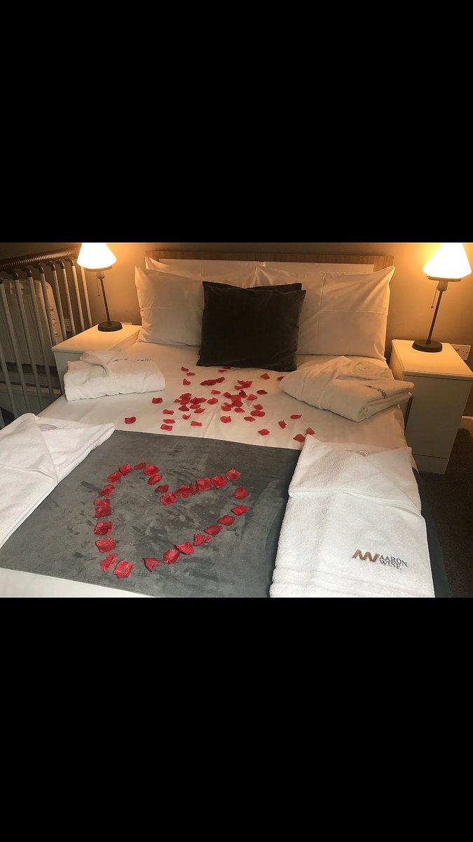 AWapartments's tweet photo. 💔Not able to celebrate Valentines over the weekend?

👫👬👭It's never too late to have a quick getaway with your other half! 

➡️If you want to surprise your partner with a luxury, relaxed trip away, check out our website for availability and the romantic package we offer 😃💝 https://t.co/6LrmrSmVVG