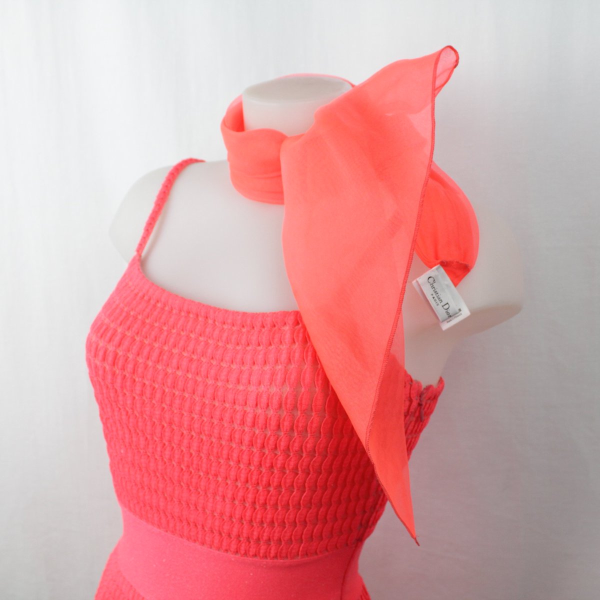 RetroWM's tweet image. Christian Dior Pink Dress and Scarf • UK Size: 8 • £200

Available at RETRO Woman, 20 Pembridge Rd, W11 3HL

Visit our online shop at mgeshops.com

#christiandior #diordress #vintagedior #vintageshopping #designer #diorlove #retrowoman #portobelloroad #fashion #style