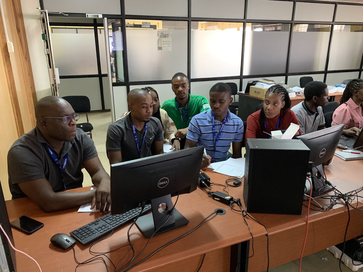 marcozennaro's tweet image. Great first day at the IoT workshop at @MakerereU with @ictpnews and @nsrcworld . Installing @thethingsntwrk gateways with @less_sebastian #iot4d #iot #ttn