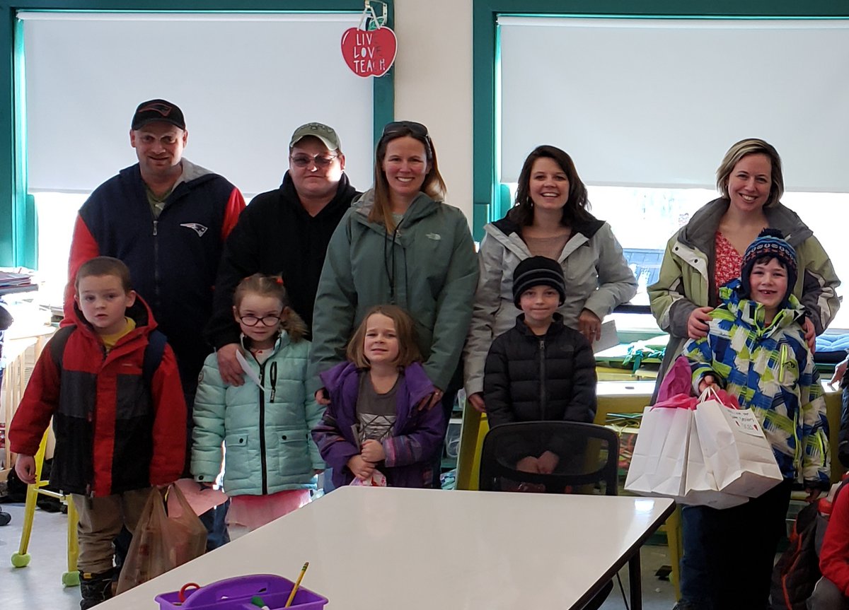 LibrarySCES's tweet photo. #SunapeeCentral This is one of the many reasons why I love my school!  Every classroom contributed items to be put into bags, which were decorated for Valentine's Day and delivered to area seniors. https://t.co/pyp69cgiyA