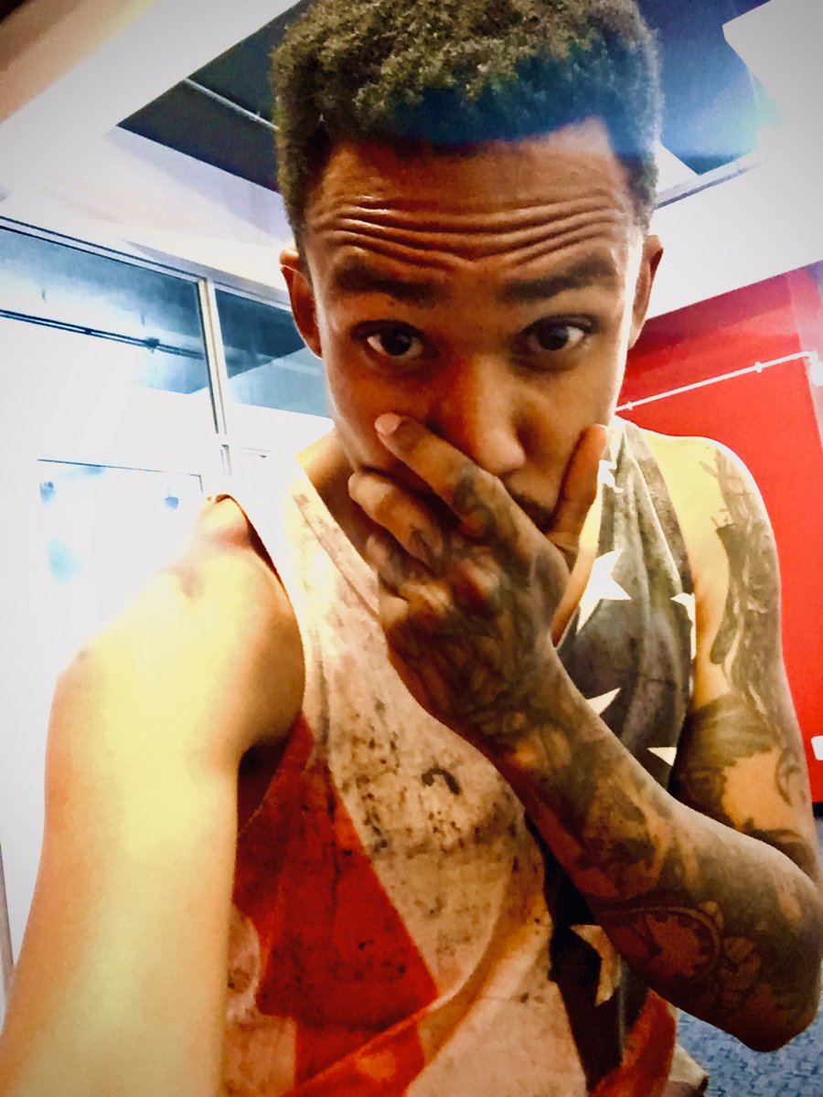 clairneli's tweet image. 