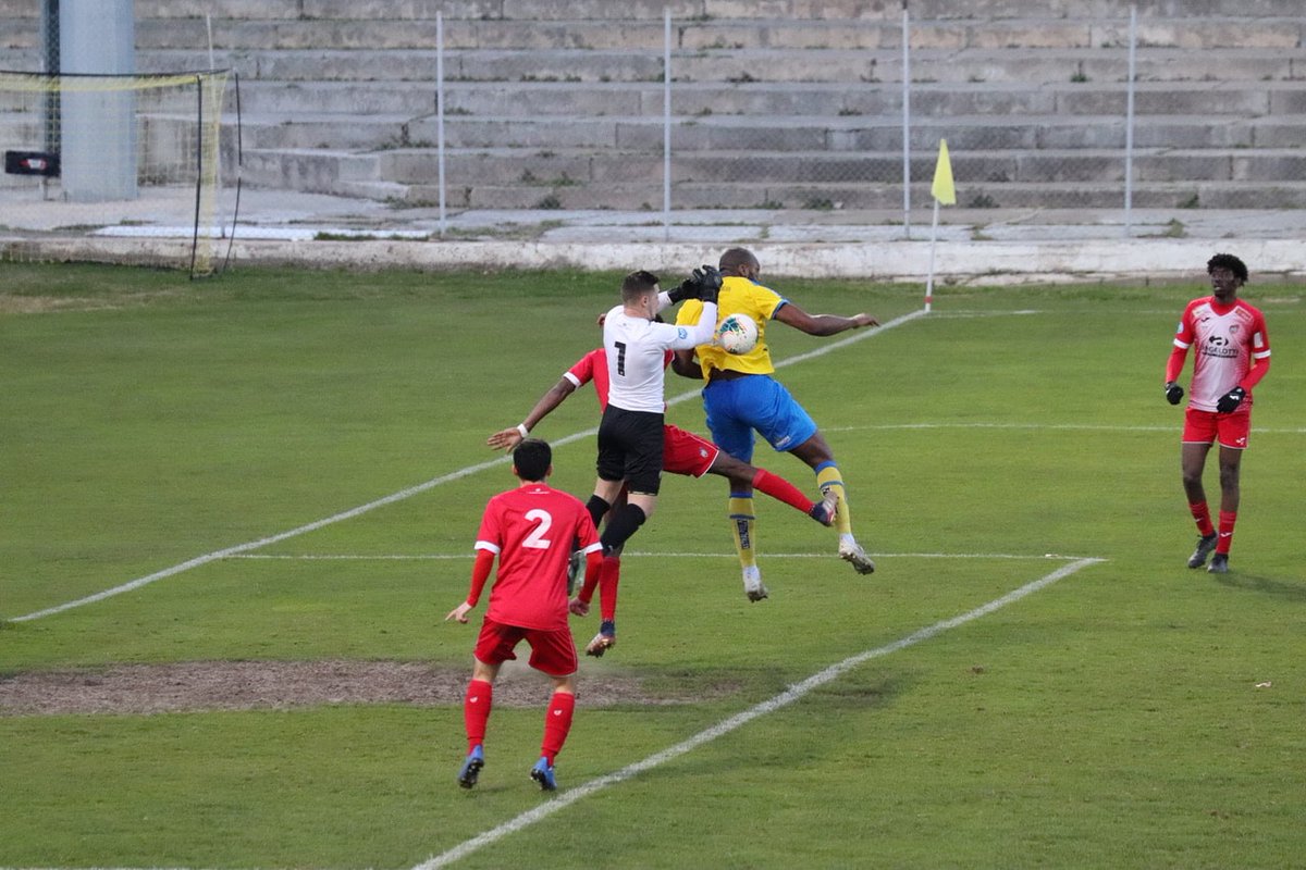 ASBeziersFoot's tweet photo. National 3 📸
⚽ #ASBCRFC : 2️⃣ - 2️⃣
🔵🔴 #TeamASB
Voir toutes les photos ➡️ https://t.co/o6ZqdIwux4 https://t.co/dZMstb41Za