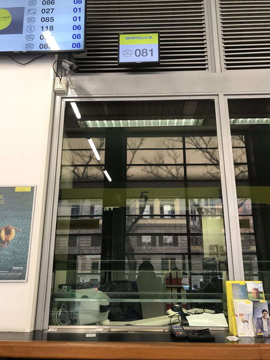 Dopo un’ora di fila all’ #ufficiopostale di #posteitaliane non hanno il modulo per farmi spedire un pacco ordinario!
Solita organizzazione dell’ufficio di via Taranto a Roma!
