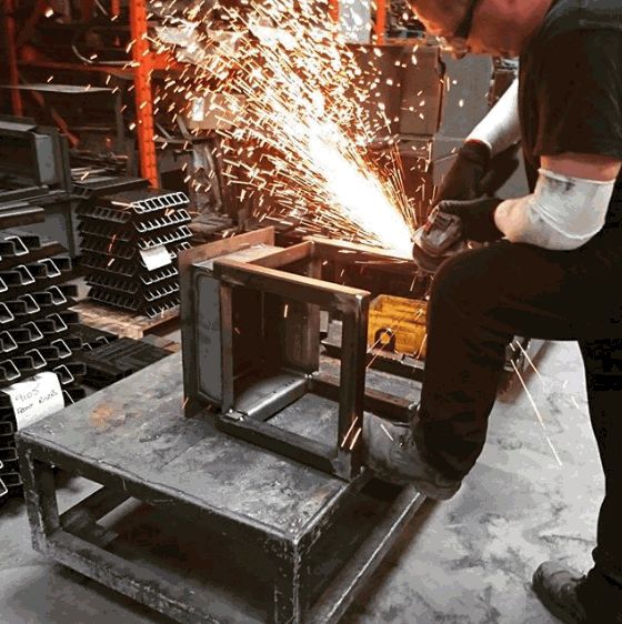 burleyfires's tweet photo. @USAMfgHourChat They do here at @burleyfires! Don't we all just love a #grinding / #linishing shot with sparks? #makermonday #Maufacturing #ukmfg #globalmanufacturing #sparks https://t.co/lwJ5H60fiX