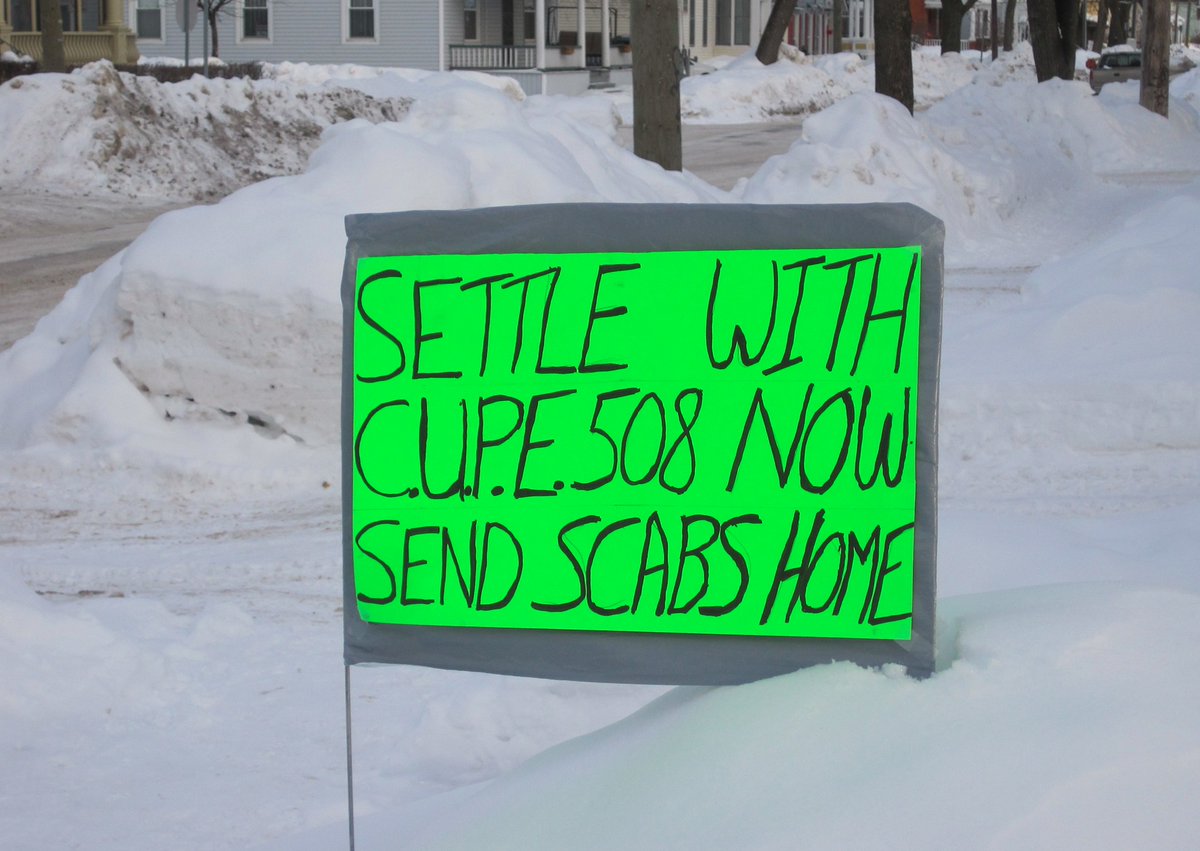 #SOLIDARITY with the 120+ Fredericton outside workers who have been locked out by City Council. <a href="/CityFredGov/">City of Fredericton</a> is now spending big public money to hire scabs employed by American strikebreaking corporation Afimac. Support <a href="/CUPELocal508/">CUPE LOCAL 508</a>!
#canlab #nbpoli #cdnpoli