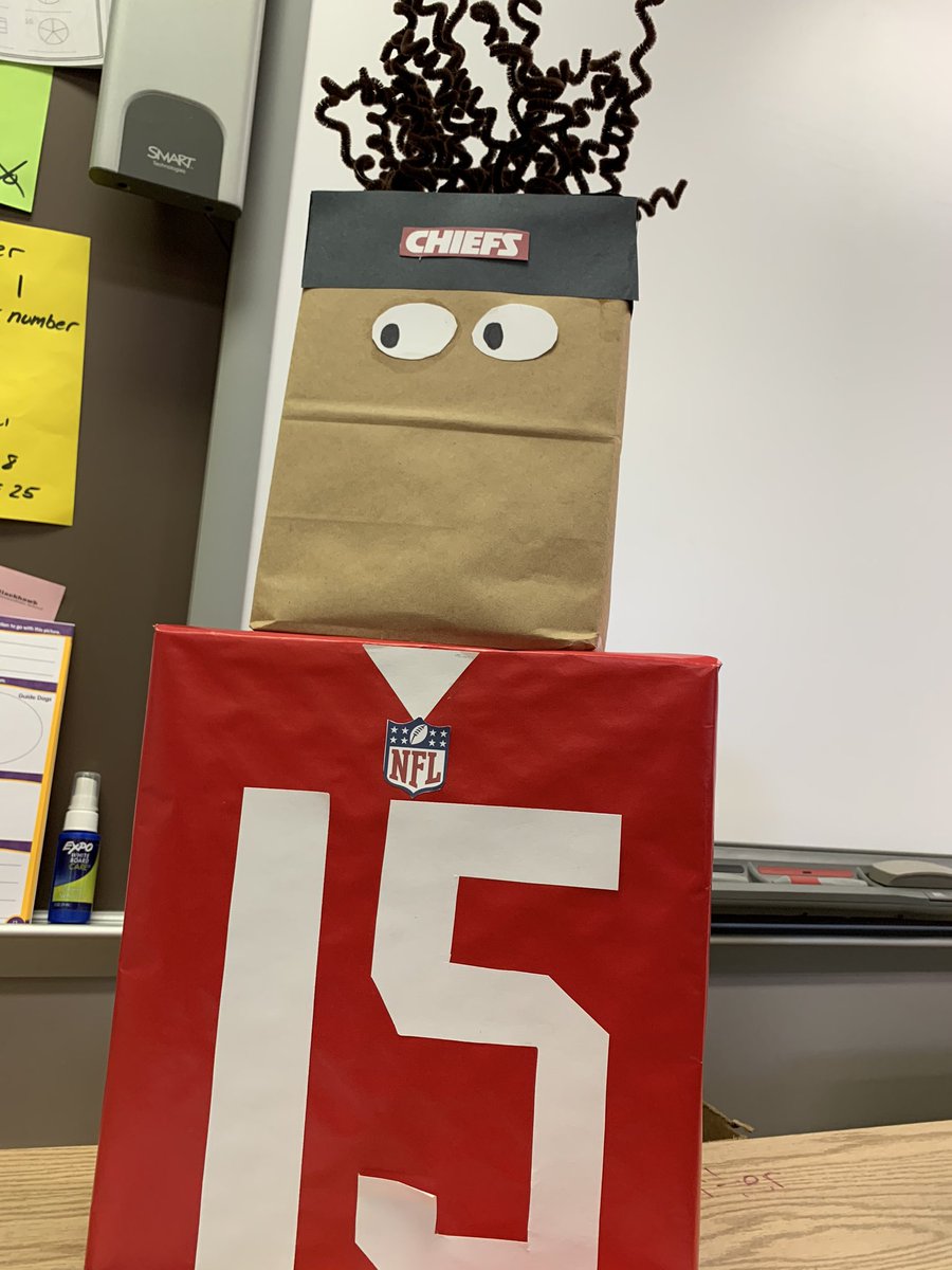 kierclass's tweet image. Taco bout some awesome Valentine Boxes!