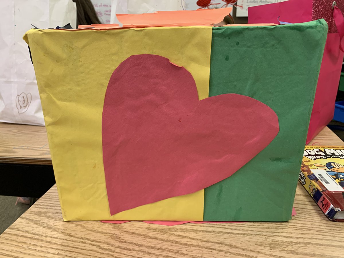 kierclass's tweet image. Taco bout some awesome Valentine Boxes!