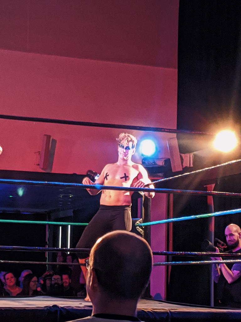 I can't wait to rewatch this match back hopefully soon, it was SO GOOD