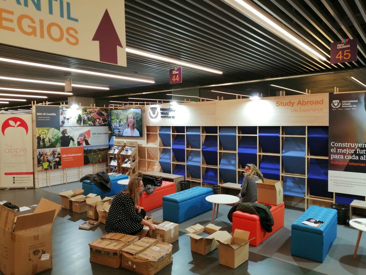 InusualEvents's tweet photo. El viernes pasado lo dedicamos a montar el stand para @institucionsek en la Feria Scholarium en el Wanda Metropolitano #genteinusual #eventos #wandametropolitano #inusualevents #educacion #scholarium #sek #stand #somosSEK #alumnossek https://t.co/qrbhiL9kAC