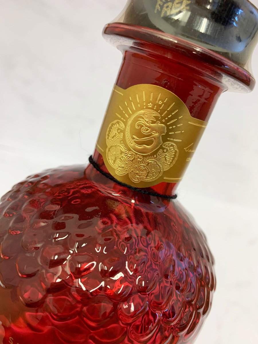 Are you looking for the perfect wedding gift for your gin-obsessed friend? 🍸

Check out the gorgeous and eco-friendly Mermaid Pink Gin from <a href="/iowdistillery/">IOWDistillery</a> 🧜‍♀️ ow.ly/2lFM30qikRm