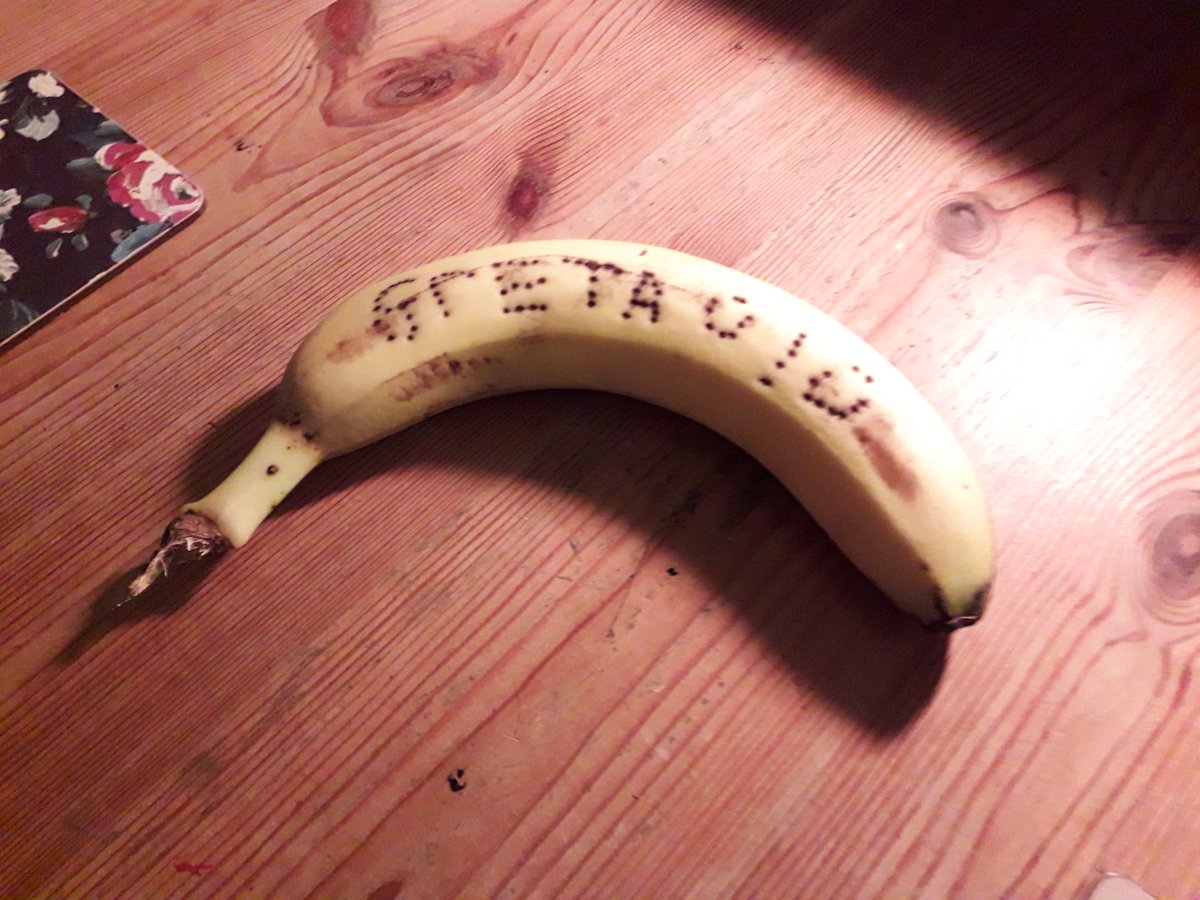 Mon_Dickson's tweet image. When you&apos;re voice texting your dad at the same time as telling your kid off for writing their name on a banana with a toothpick #everydayproblems #HalfTerm