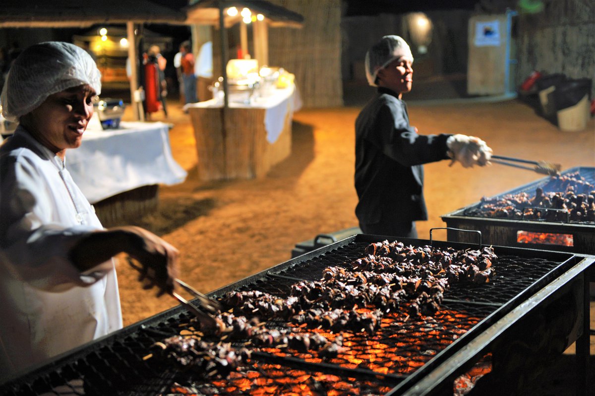 alphatoursae's tweet photo. Safari Tour is not complete without having a bounteous and delicious dinner buffet while enjoying the lively performances by our professional tanoura and belly dancers.
To book a tour, call +971 4 701 9111 #AlphaTours #AlphatoursDubai https://t.co/aiI3BGIeQQ