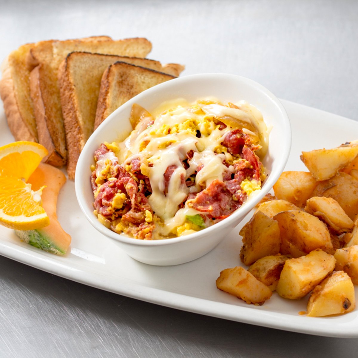 EggsmartCAN's tweet photo. You don't have to travel to get delicious Montreal smoked meat, we've got the perfect dish for you 😋😊 #montrealsmokedmeat #meatforbreakfast #eggsmart #breakfast #lunch #brunch #goodmorning #instafood #classicbreakfast #eggsbenedict #wakingup #earlybird #breakfastperfection https://t.co/usHduNA4ni