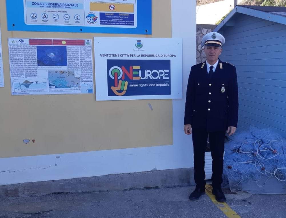 FilippoBadolato's tweet photo. Ventotene prima città della Repubblica d'Europa 🇪🇺
#OnEurope #sameright #oneRepublic
@EuropaVentotene @SpinelliGroup
@ComVentotene
https://t.co/CXi0WjOqQs https://t.co/lNgSlBqtSh