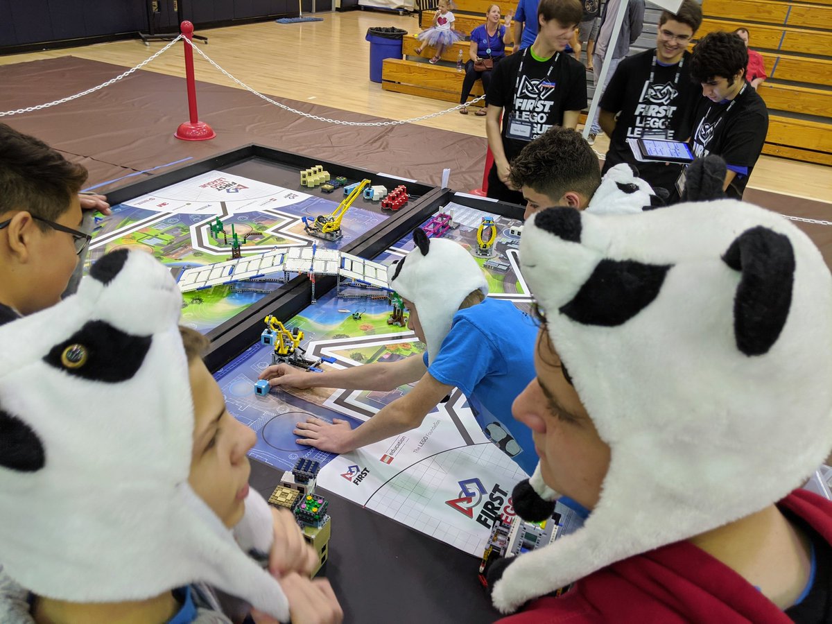 FLLFlorida's tweet photo. The FLL Pandas readying for their practice match, getting their Bear-ings straight.
That was a panda pun.
Punda bear. https://t.co/QTddy2sn7b