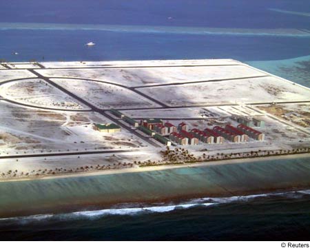 DhivehiJ's tweet photo. Hulhumale' first settlers. https://t.co/p6MHVupIlu