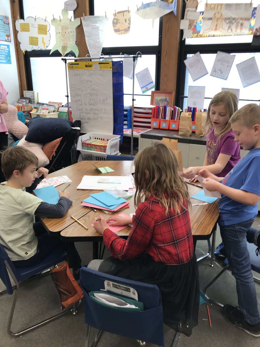 MrsKaplanGrade3's tweet photo. Valentine’s Day Projects &amp; Games! Students wrote kind notes to classmates &amp; made blankets for an Animal Shelter! @RooseveltD64 #EngageD64 https://t.co/S8CIF9dcv9