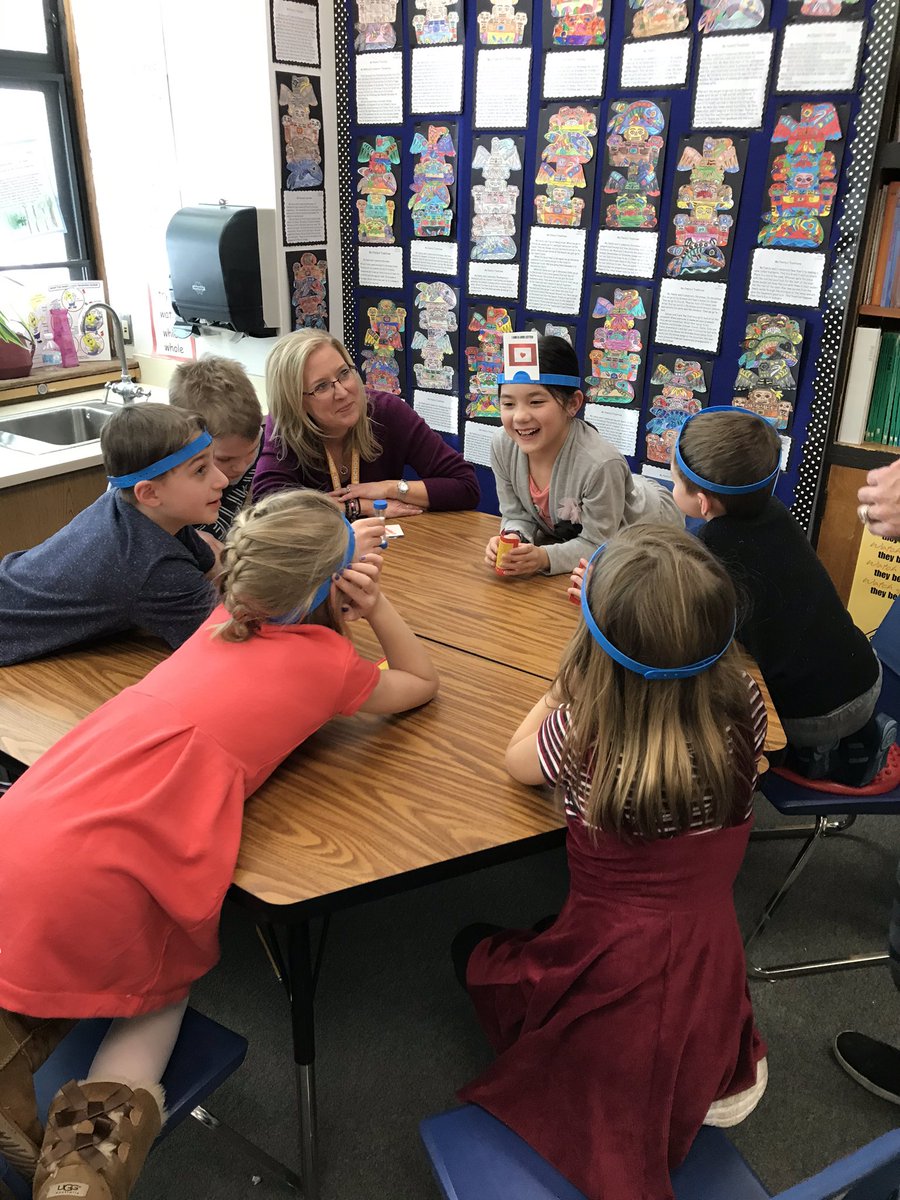 MrsKaplanGrade3's tweet photo. Valentine’s Day Projects &amp; Games! Students wrote kind notes to classmates &amp; made blankets for an Animal Shelter! @RooseveltD64 #EngageD64 https://t.co/S8CIF9dcv9