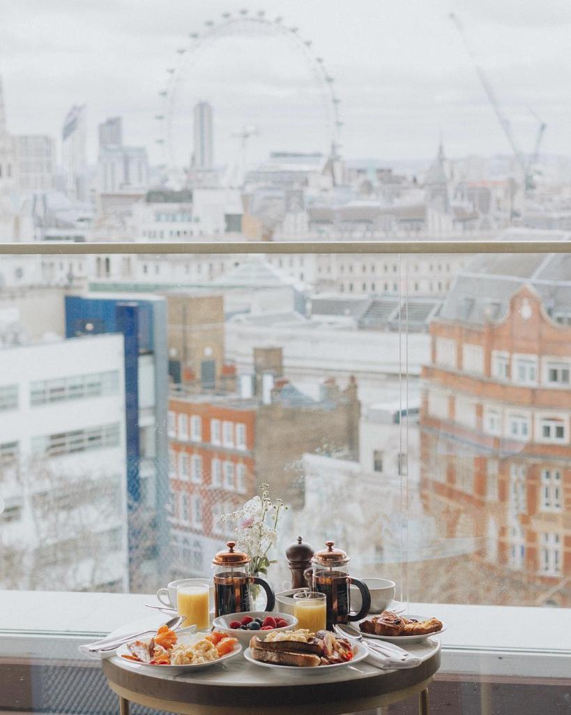 Just imagine everything you could do, see, taste and discover with an entire extra 24 hours. Looking for suggestions on how to spend your Leap Day? We’ve got our eye on this breakfast spread at <a href="/HotelIndigo1LS/">Hotel Indigo - 1 Leicester Square</a>. #LeapYear
📸: <a href="/MarinaDiezFdez/">Marina Diez Fdez</a>