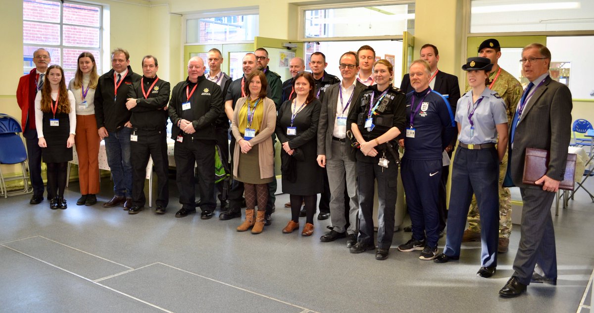LowestoftPolice's tweet photo. Pc Yeldham and Pc Green with other guest speakers last week at @SirJohnLemanHS for their Year 9 PSHEE Enrichment Day @SuffolkFire 🚔🧑🍳👨🔧👩🏭👩✈️👨⚖️🧑💻👨💼👨🚒 #dreamjob #wheresthecamera #Beccles #1330 https://t.co/fDDsOh2tO5