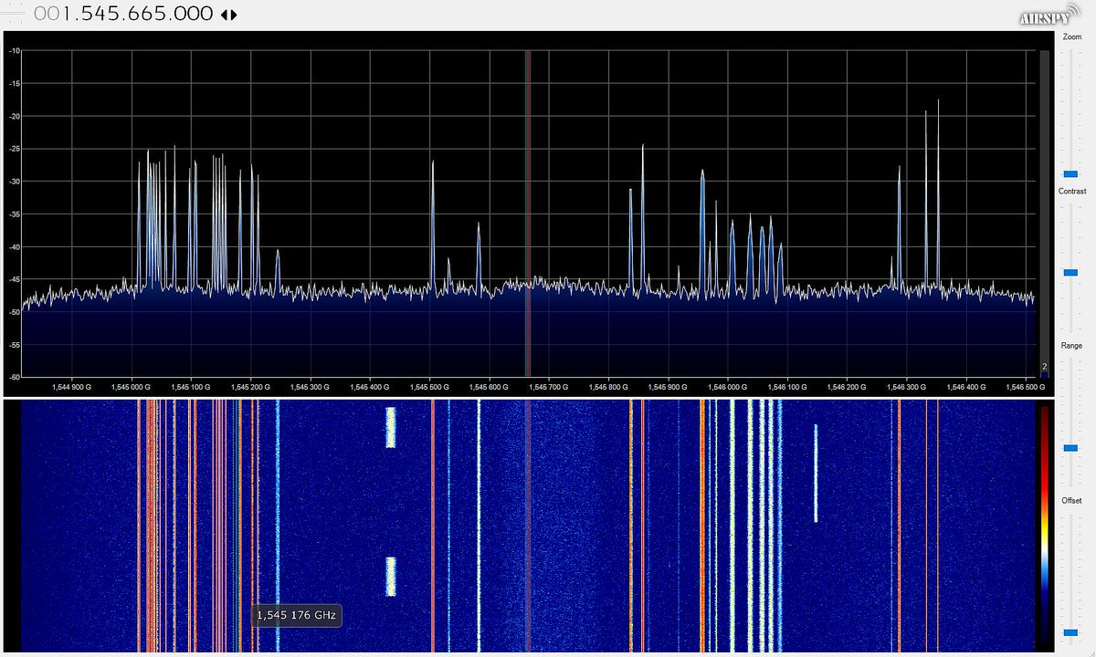 rf_hacking's tweet photo. I made a new patch antenna. And it better the ten-turns helix! https://t.co/lDlH66LtG4
