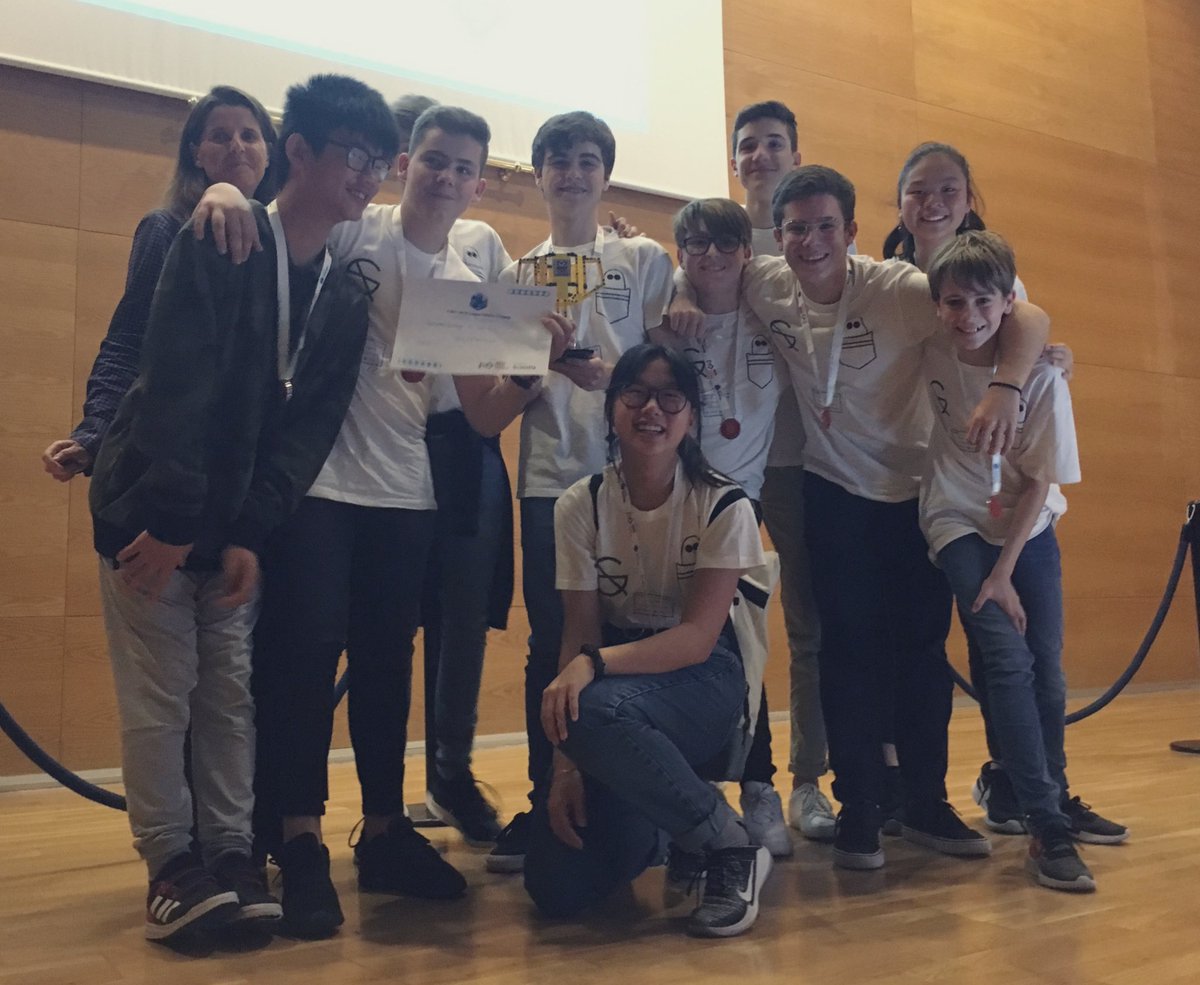 UIBuniversitat's tweet photo. I els equips que han guanyat la @FLLBalears són: 

🥇Equip Robosapiens, del centre Sant Pere.

🥈Equip Where is John, del centre Aula Balear.

Enhorabona! I ara, a concursar a la @FLLSpain, el 28 i 29 de març a Tenerife! 

Moltes gràcies a tots els participants! 🎈 https://t.co/3OFMbRNM61