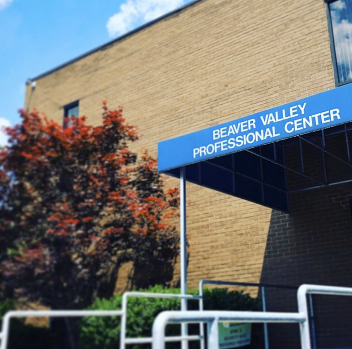 MichelleSenko's tweet photo. Move-In Ready #OfficeSpace ! π’π¨π #tourwithme β¨412.525.0404 #michellesenko #custombuildout #commerciallease #commercialrealestate #cre #commercialbuilding #ppmrealty #realestateagent #pittsburghrealestate #westernpa #pgh #pittsburgh #upandcoming #cre #b2b #businessplanning https://t.co/wAJLLqncPa