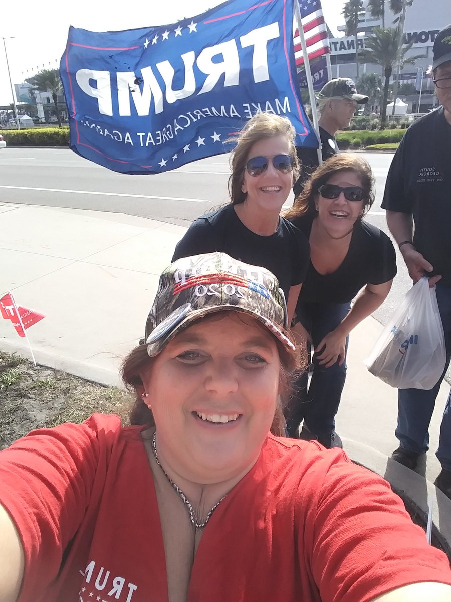 ShortyRydz's tweet photo. Geogia for Trump #leadright #secondadmendment #volusia #florida #DAYTONA500 https://t.co/tCrTy6PwX9