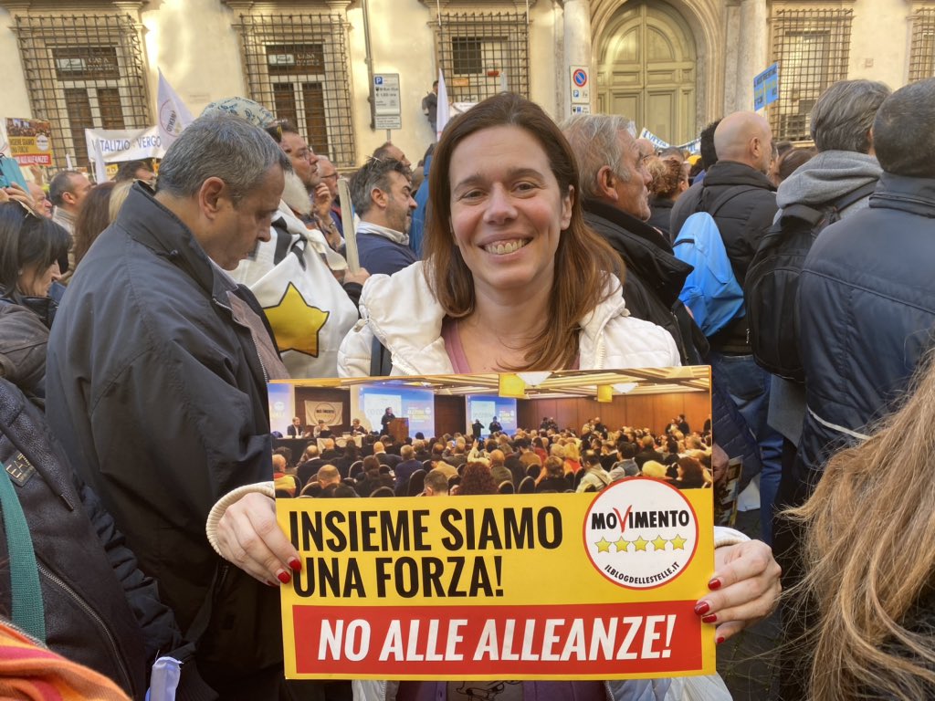 Milano dice no ad ogni forma di alleanza locale!
M5S non è di destra né di sinistra!
Noi siamo stati, siamo e saremo alternativi alla partitocrazia. Noi siamo la terza via!

#maipiuvitalizi
#nessunaalleanza