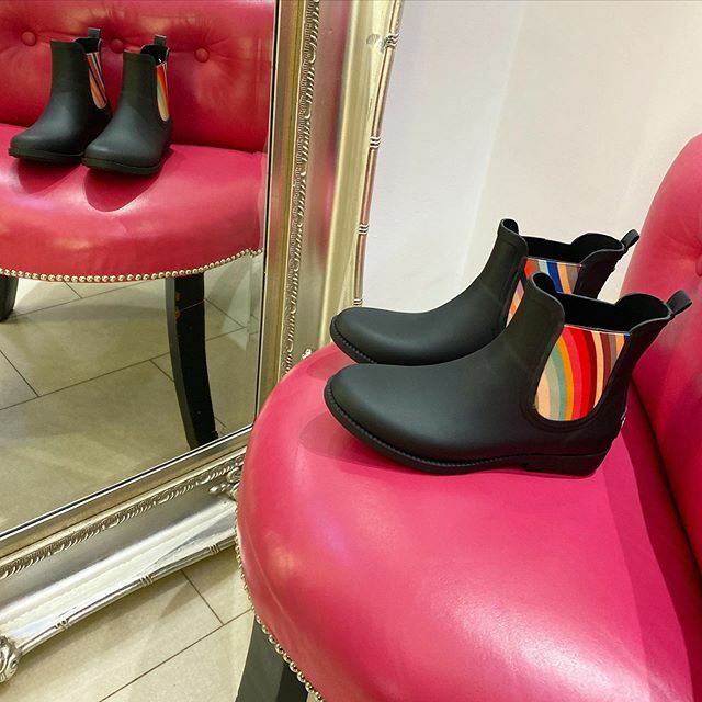 We can always count on Paul to brighten the stormy days @paulsmithdesign 
#agathaboutique #visitlincoln #lincolnshire #paulsmithdesign #stylediary #styleinspirations #shoesshoesshoes #personalshopping ift.tt/2UTN2rz