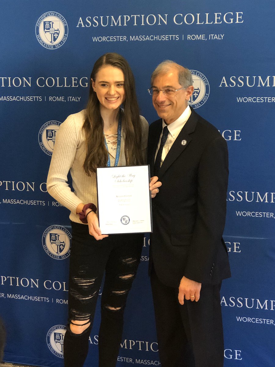 caitlin_stover's tweet photo. Congratulations to Lauren Norton and Kaitlyn Calnan who received the @ACHoundBound Light the Way Scholarship recognizing selfless commitment to the benefit of others. Way to represent the Core Values of @MedwaySchools @knorton3475 https://t.co/0e5Q5M8dGW