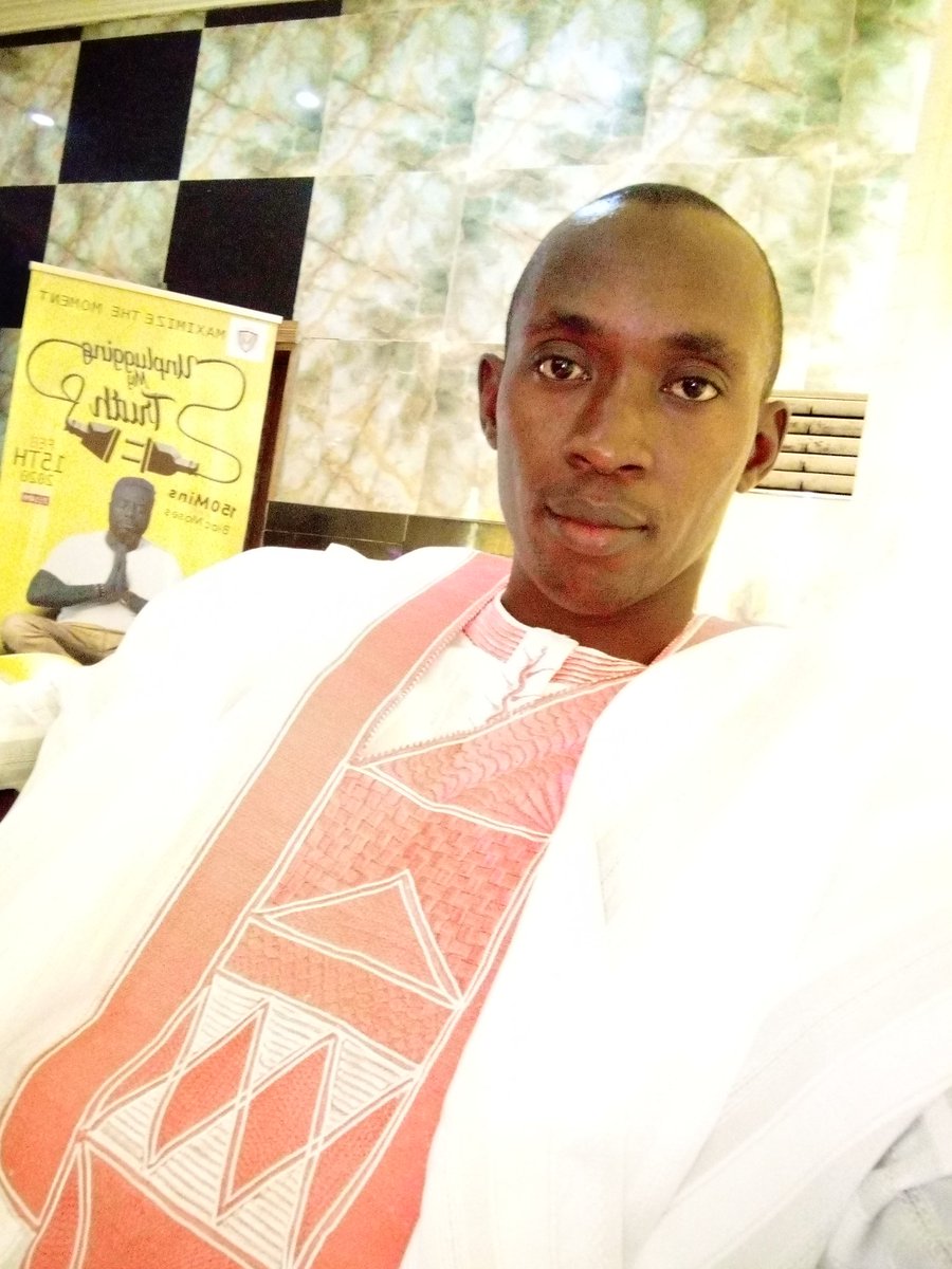 FamakinSeun's tweet photo. Live @fingerlicking 
#Unpluggingmytruth with @akurecomedyclub. Dress code: Agbada as you can see me. https://t.co/7lylRMRj5q
