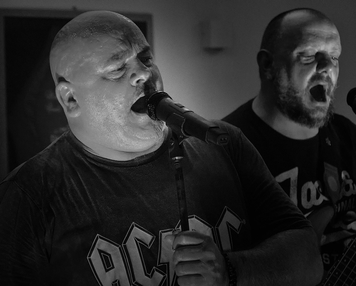 GroupOakdale's tweet photo. Our group attended a local band - FOGG rehearsal to try their hands at gig photography with limited lighting. We hope you like the results ... it was a great effort by all who attended. @SchoolofPhot0 @WalesOnline @CaerphillyCBC @WelshBands https://t.co/SxkKiCq1az