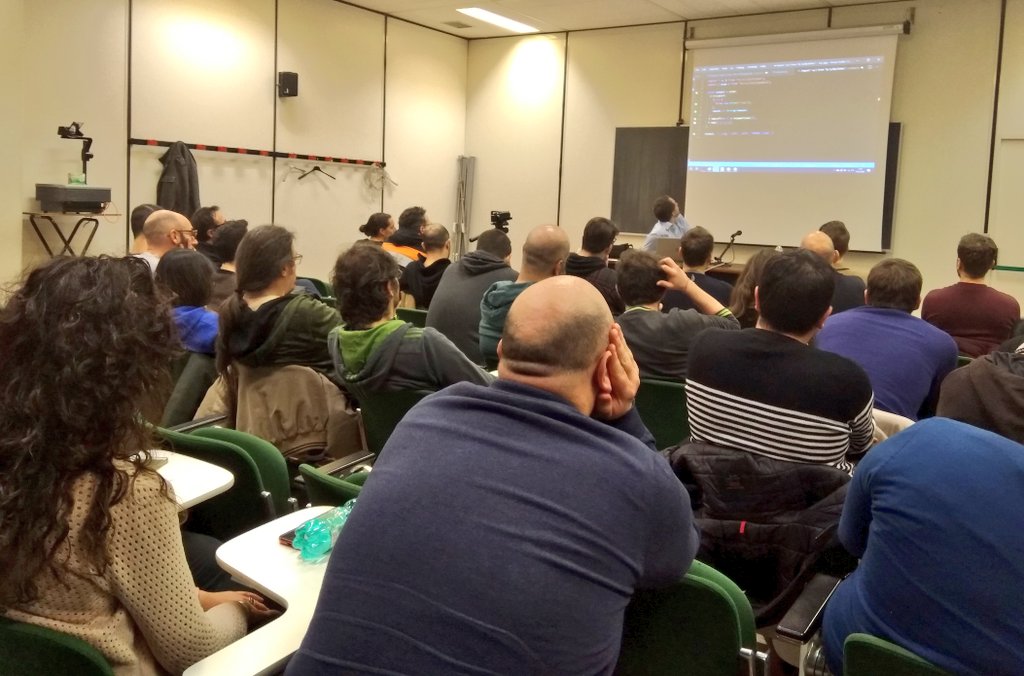 MauroPiccotti's tweet photo. Corso introduttivo al #functionalprogramming su web con #typescript e la libreria fp-ts, sabato mattina, ben cinquanta partecipanti 💪
Grazie al relatore @EnricoPolanski, all'#univpm per la l'aula, agli organizzatori del #devmarche e naturalmente anche a chi ha partecipato 🙏 https://t.co/ew5T4tDjCp