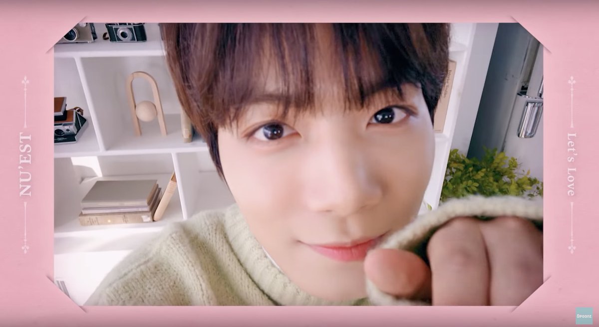 nuest_mybae's tweet photo. 国鉄のビジュアルの良さに改めてショックを受けた…
#NUEST #Spoonz #JR https://t.co/9GlmEkqsEC