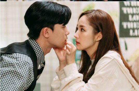 27. What's wrong with Secretary Kim?Genre: Romance, Comedy- LITERAL NA ROMANTIC COMEDY TALAGA AS IN!! SEO JOON HUHUHU- Once you watched it you can't stop!!- CHEMISTRY- One of the best storyyy out there!! THE TWIST! - kung di mo pa napapanood PANOORIN MO NAAAA!!