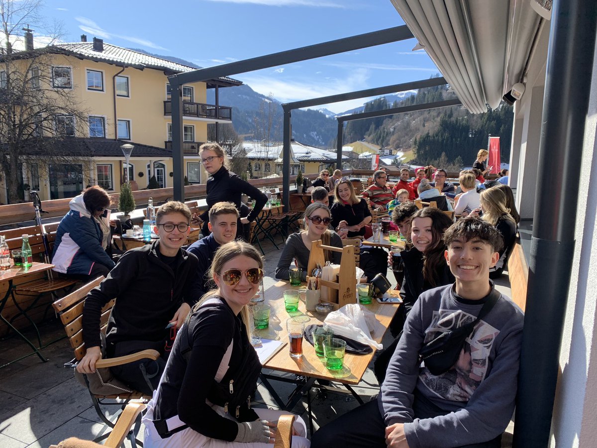 BCHSPE's tweet photo. Quick pit stop & then onto the slopes for more fun. Kids are doing so well! πΏβ· #proudteacher #bchsskitrip2020 #lifeatosborbe #lovebchs https://t.co/rCEXAMBO7d