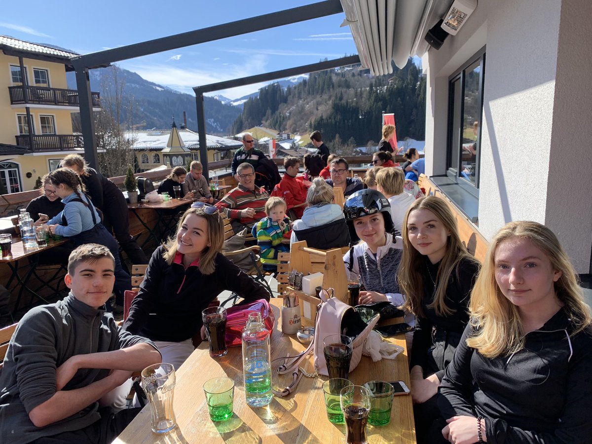 BCHSPE's tweet photo. Quick pit stop & then onto the slopes for more fun. Kids are doing so well! πΏβ· #proudteacher #bchsskitrip2020 #lifeatosborbe #lovebchs https://t.co/rCEXAMBO7d