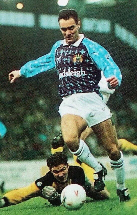 FansFavouriteUK's tweet image. BUY ONE GET ONE FREE on our Burnley scarf. Offer ends 21st Feb.

Don't miss out! Shop here: fansfavourite.co.uk/products/Burnl… #twitterclarets #utc