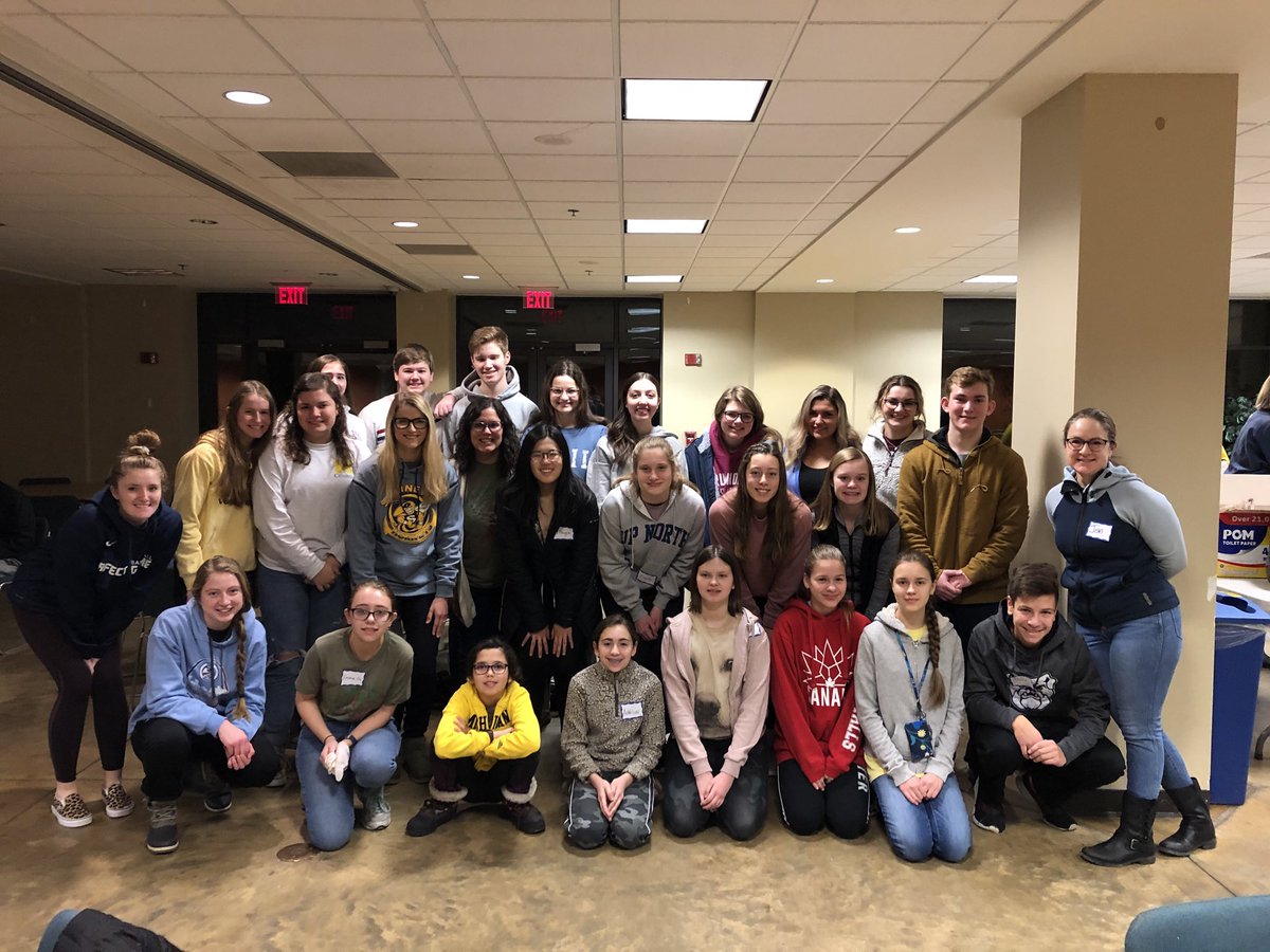 ⁦<a href="/SalineSchools/">SalineSchools</a>⁩ service squad rocks it out at PBJ Outreach this morning! Preparing, packaging, and serving food to folks in Detroit! ⁦<a href="/SalineHS/">Saline High School</a>⁩ ⁦<a href="/LauraOdom7th/">Mrs. Odom</a>⁩  ⁦@SASMiddle⁩ <a href="/keyclubsaline/">SHS Key Club</a>⁩