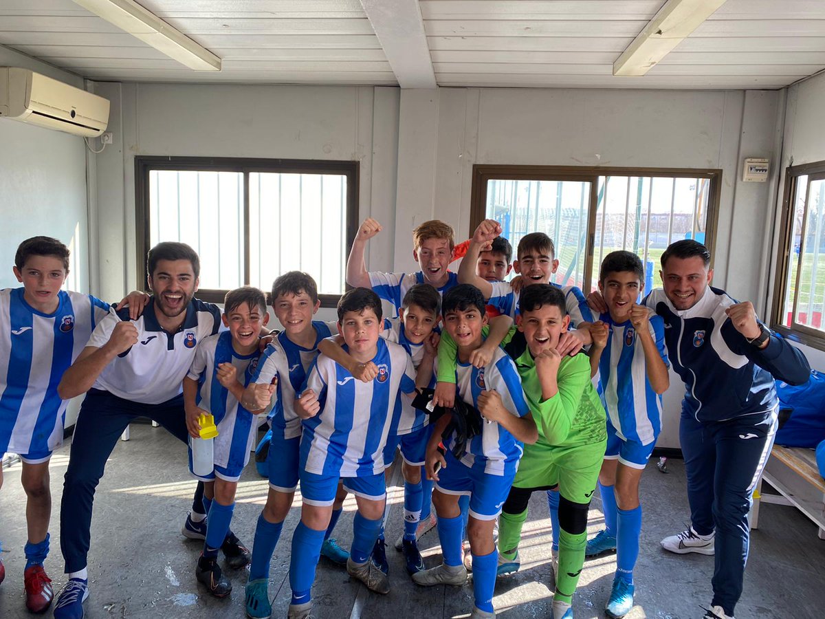 ADNERVION's tweet photo. ¡ESPECTACULAR VICTORIA DE NUESTRO #ADNAlevinA ANTE EL #RBBalevinA! Los pupilos de @edujimenez9 se impusieron por 3-2 con los tantos de Rafa Gil, Mario Stefan y Óscar en un maravilloso partido de los azules. ¡VAMOS EQUIPO, ENORME!🔵⚪ https://t.co/veOvcklr9Z