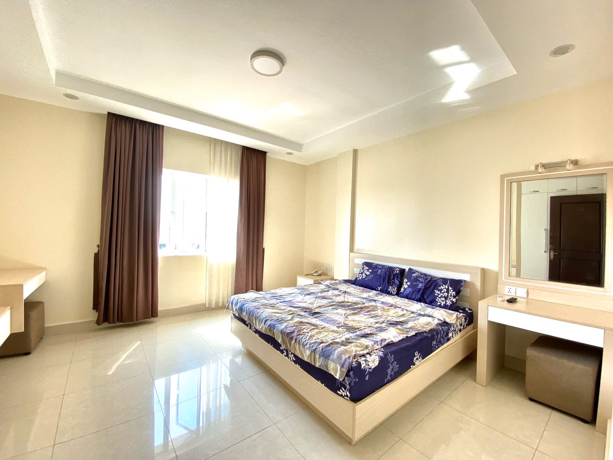 Sovannyka1's tweet photo. | Condo &amp; Apartment For Rent 

 • Location      : Tuol Tompoung 
 • Room Type  : 2bedroom 
 • Rental price : 980$
 • Deposit          : 2month
 • Include        : management Fee , gym, cleaning 1time per week, car park
Email : sovannyka08@gmail.com
096 96 66 367 https://t.co/AMAO5WoOG8
