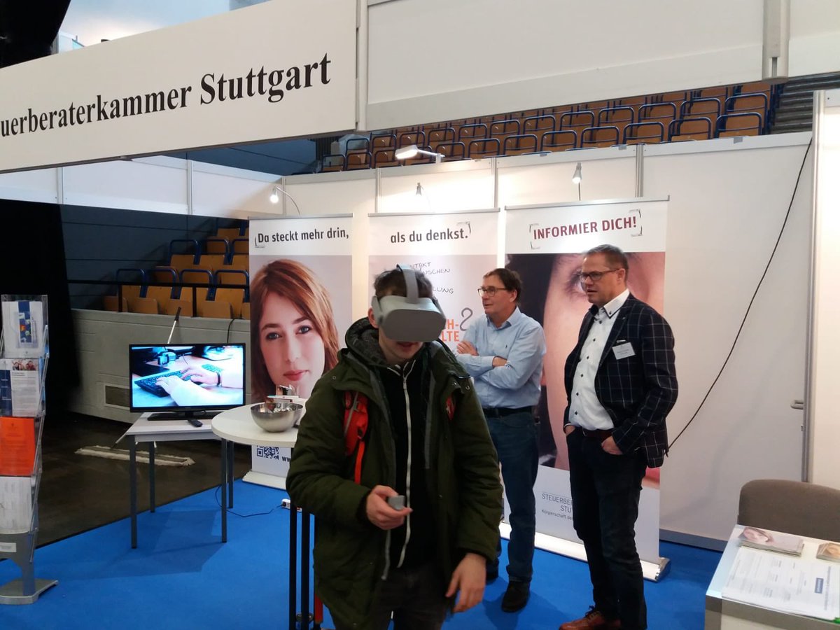 Die neue #VRBrille (Virtual Reality Brille) mit dem 360°-Film über die #Ausbildung zum/zur #Steuerfachangestellten ist auch bei der #Bildungsmesse in Ravensburg im Einsatz. Die beste Gelegenheit, sich über eine #attraktive und #zukunftssichere Ausbildung zu informieren!